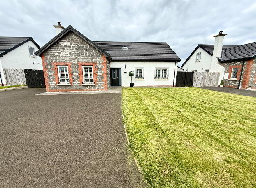 18 Gortnessy Meadows, Waterside, Derry, BT47 3FW photo