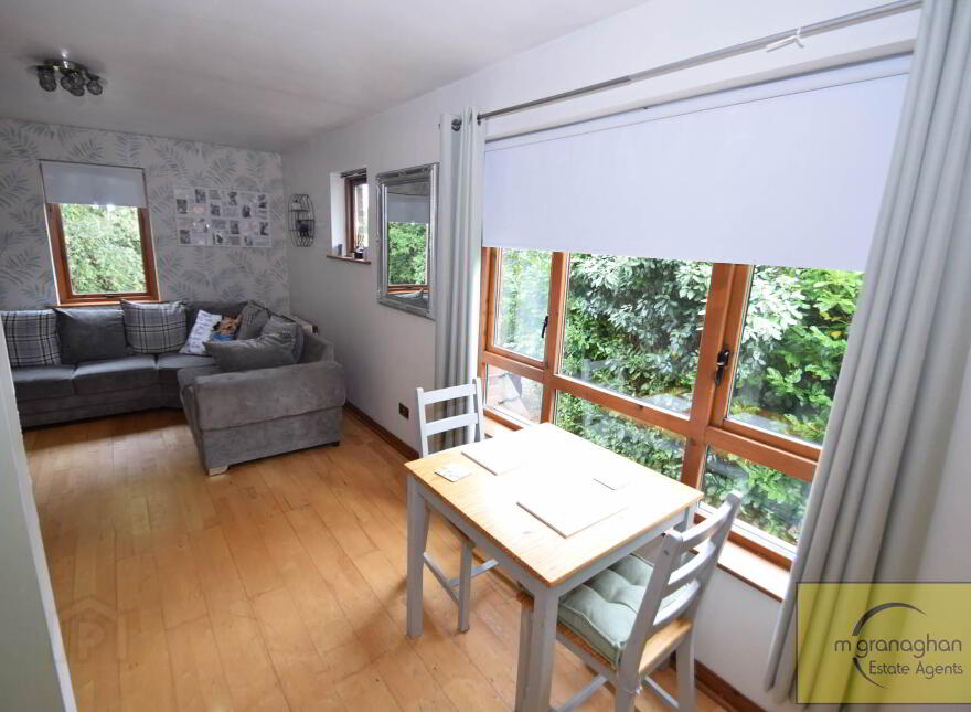 12 Meadowhill, Glen Road, Belfast, BT11 8QR