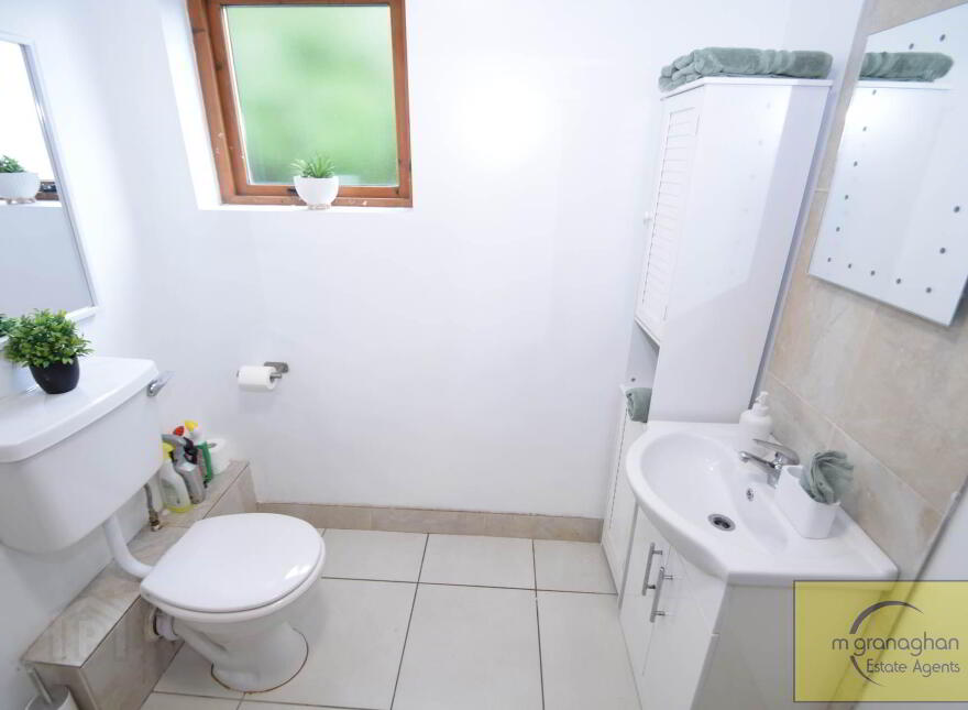 12 Meadowhill, Glen Road, Belfast, BT11 8QR