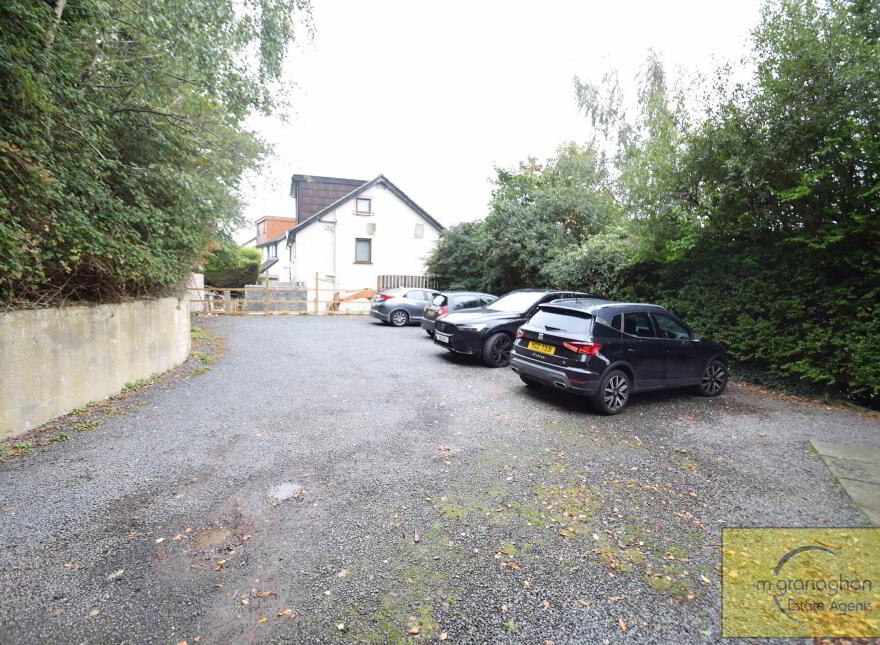 12 Meadowhill, Glen Road, Belfast, BT11 8QR