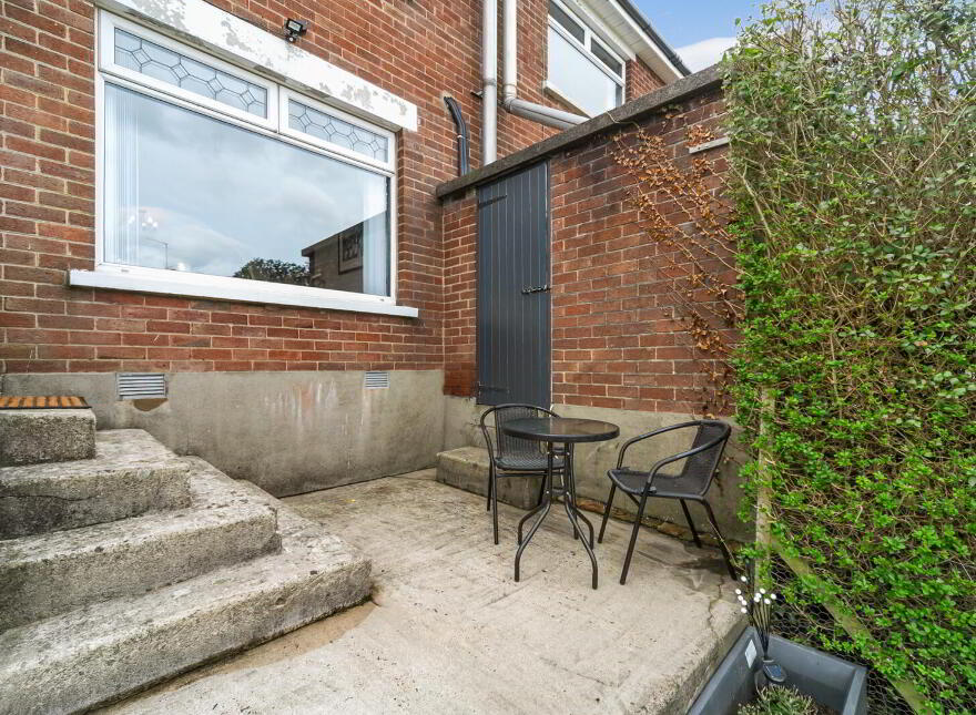 56 Glenholm Crescent, Belfast, BT8 6LS