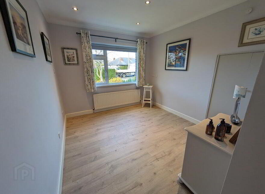 8 Dixon Road, Bangor, BT19 6AU