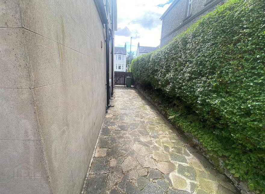49 Donaghadee Road, Bangor, BT20 4QY