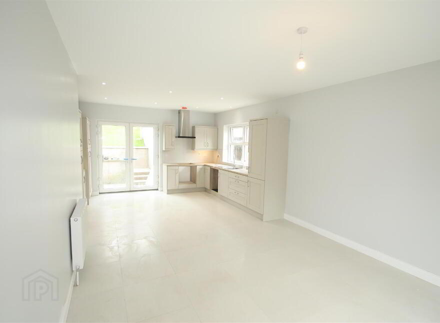 33 Lisburn Road, Ballynahinch, BT24 8TH