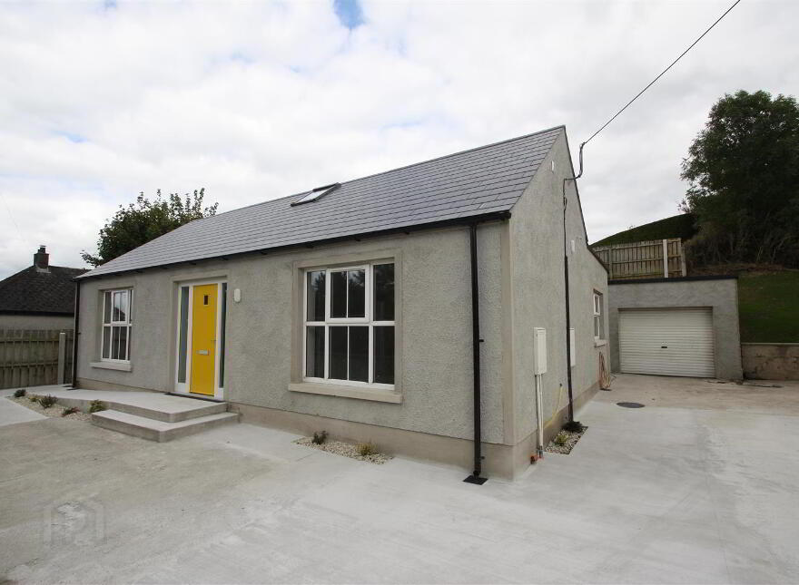 33 Lisburn Road, Ballynahinch, BT24 8TH photo
