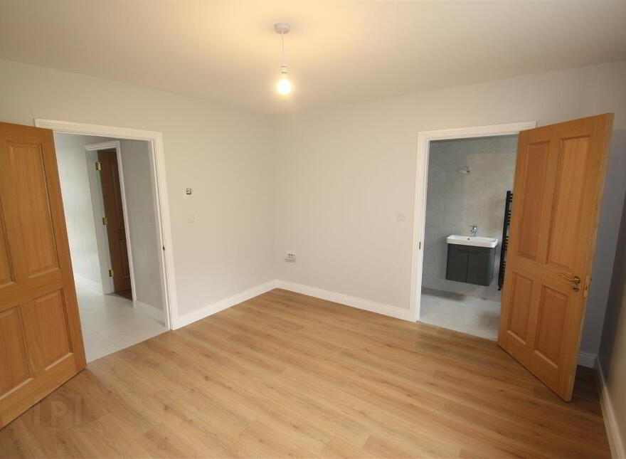 33 Lisburn Road, Ballynahinch, BT24 8TH