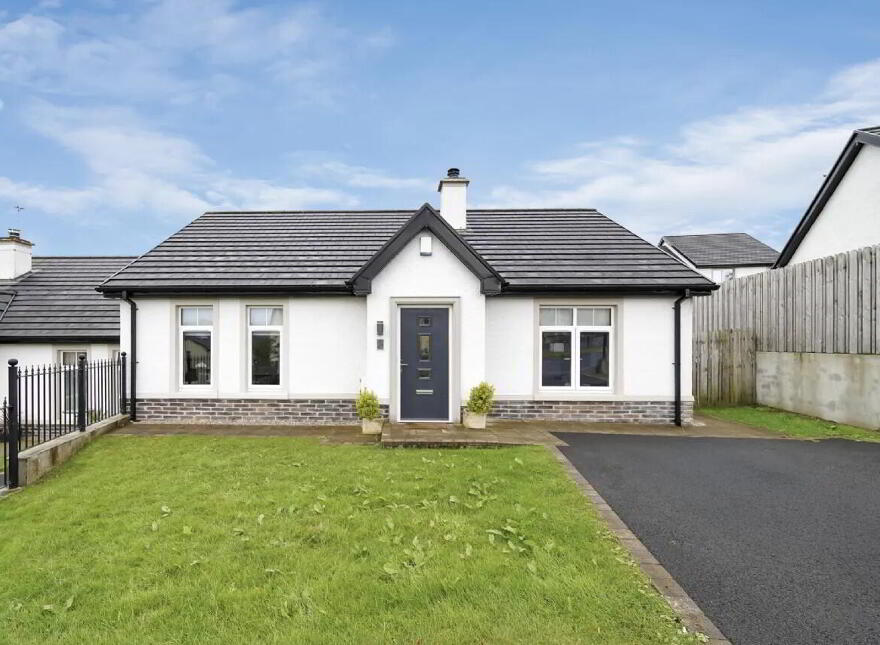 47 Crieve Mor Avenue, Letterkenny, F92EK5A photo