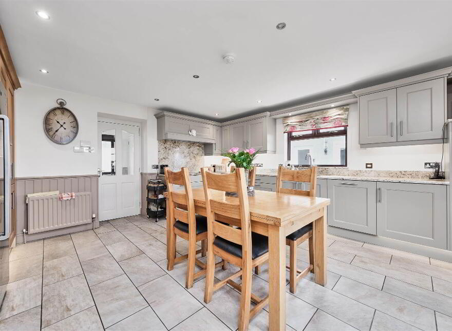 Bushbane Kennels, Cattery & Grooming, 28 Whitepark Road, Ballycastle, BT54 6LJ