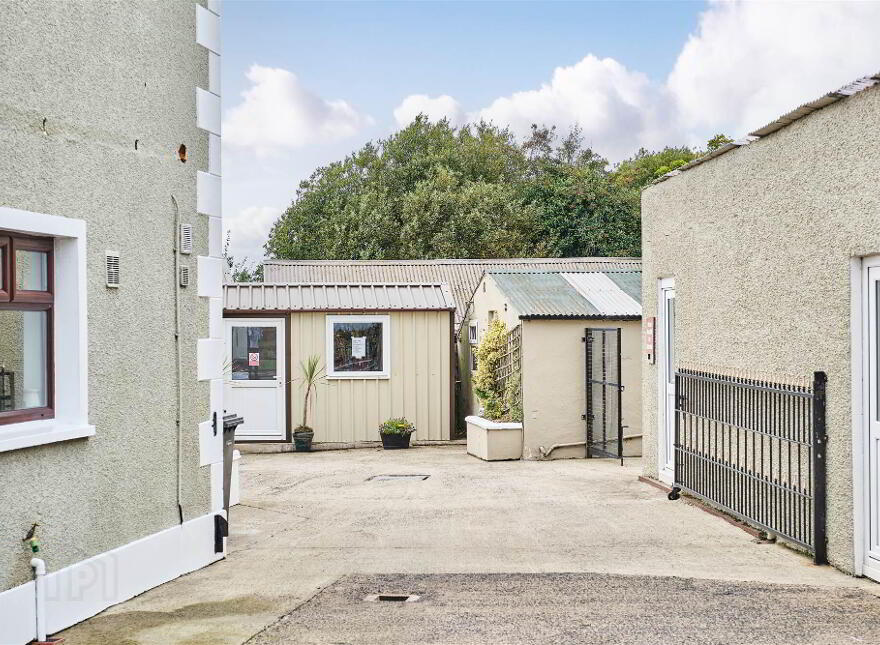 Bushbane Kennels, Cattery & Grooming, 28 Whitepark Road, Ballycastle, BT54 6LJ