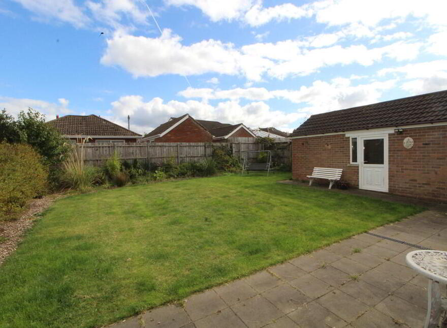 16 Woodford Park, Newtownabbey, BT36 6TJ