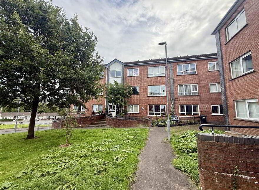 7c Mahee Close, Belvoir, Belfast, BT8 7EP photo