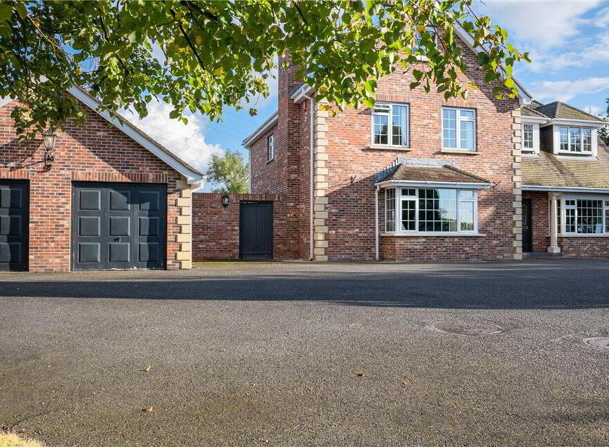 54 Hollywood Grove, Newry, BT34 1BN