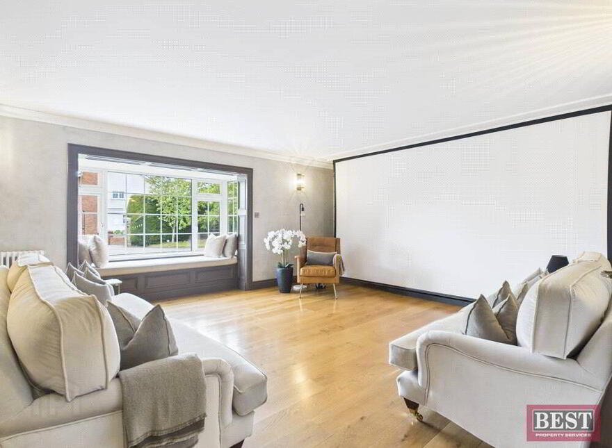 54 Hollywood Grove, Newry, BT34 1BN