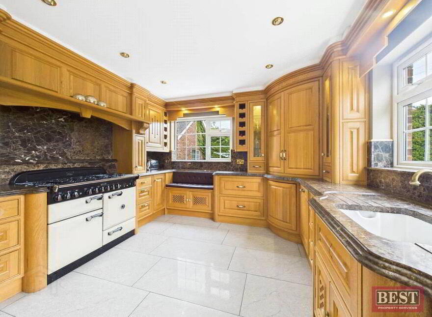 54 Hollywood Grove, Newry, BT34 1BN