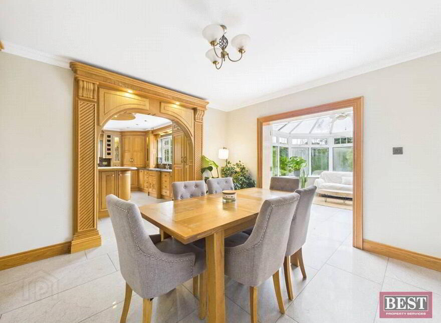 54 Hollywood Grove, Newry, BT34 1BN