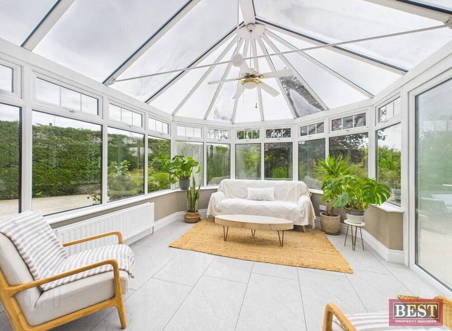 54 Hollywood Grove, Newry, BT34 1BN