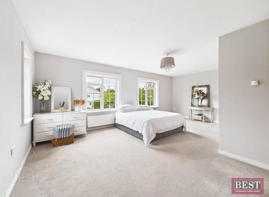 54 Hollywood Grove, Newry, BT34 1BN