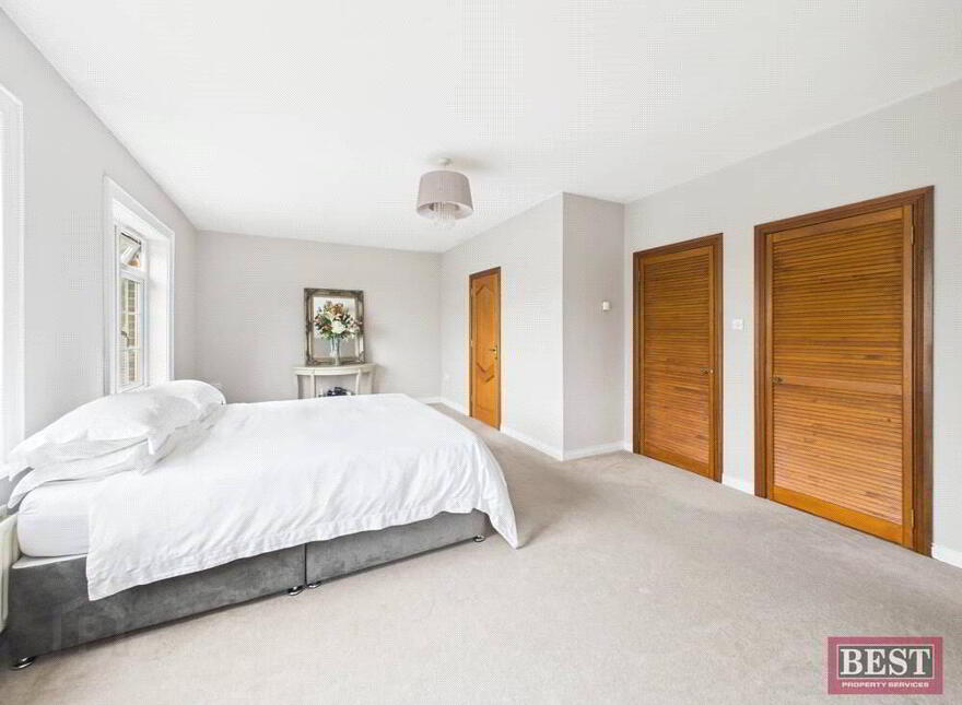 54 Hollywood Grove, Newry, BT34 1BN