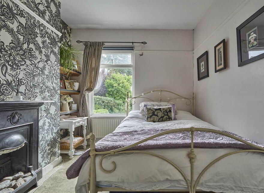 30 Stanley Road, Bangor, BT20 5EL