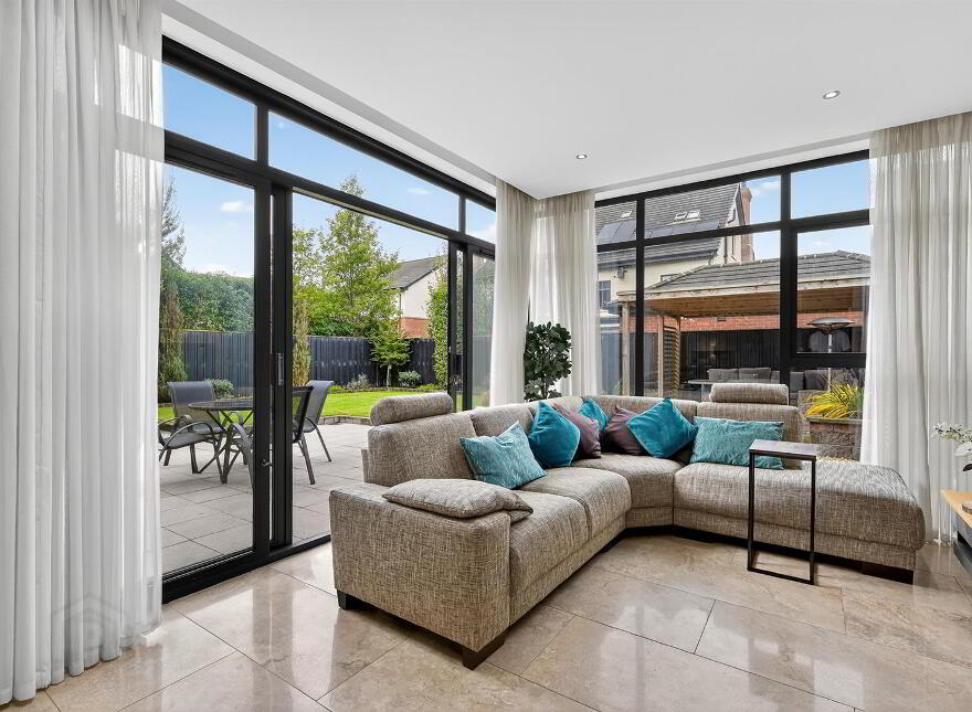 25i Harberton Park, Belfast, BT9 6TW