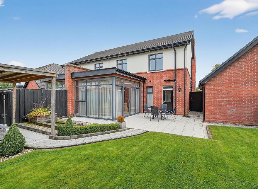 25i Harberton Park, Belfast, BT9 6TW