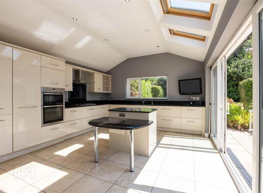 7 Dorchester Park, Belfast, BT9 6RH