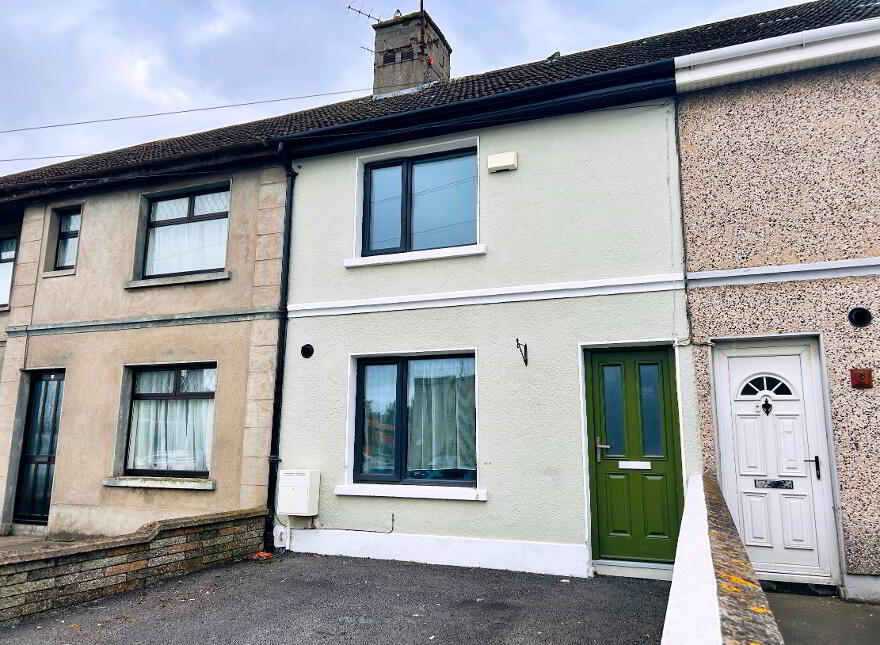 2 Saint Theresa's Terrace, Scarlet Street, Drogheda, A92X2TH photo