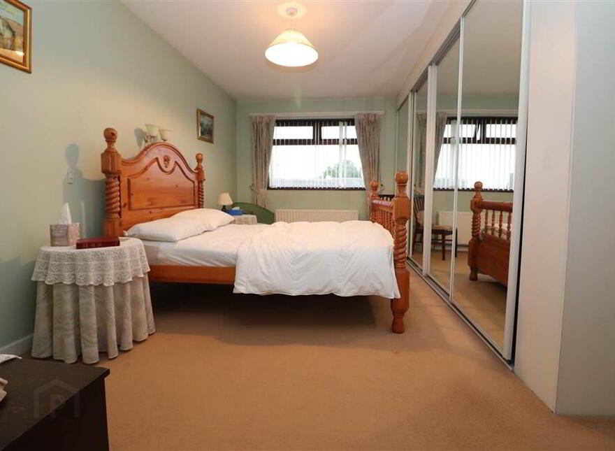 102 Hillhall Road, Lisburn, BT27 5BT