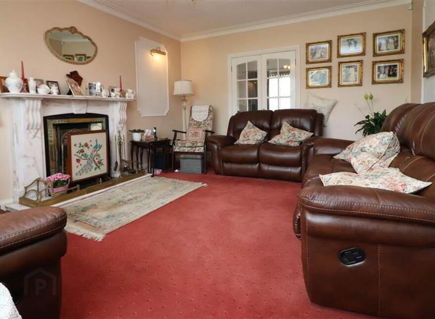 102 Hillhall Road, Lisburn, BT27 5BT