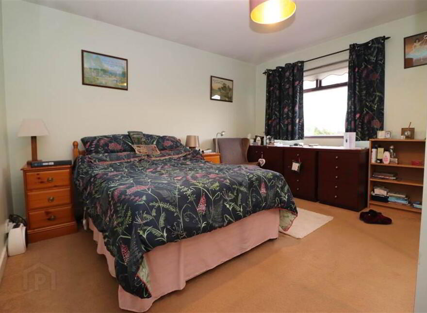 102 Hillhall Road, Lisburn, BT27 5BT