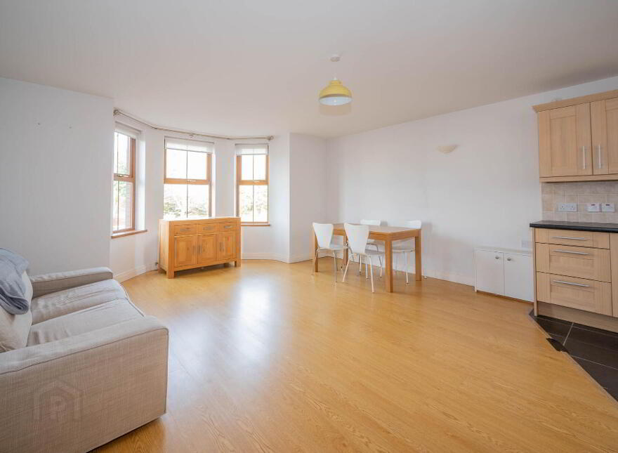 Apt 3, 699 Antrim Road, Belfast, BT15 4EH