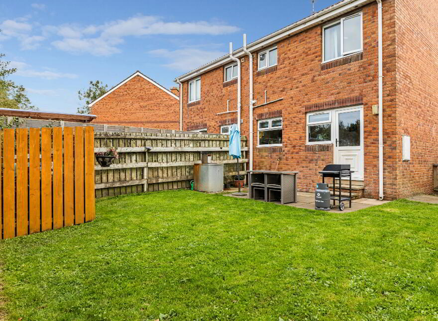141 Glenwood Court, Lisburn, BT28 3WD