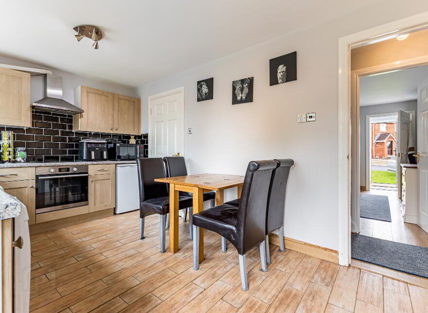 141 Glenwood Court, Lisburn, BT28 3WD