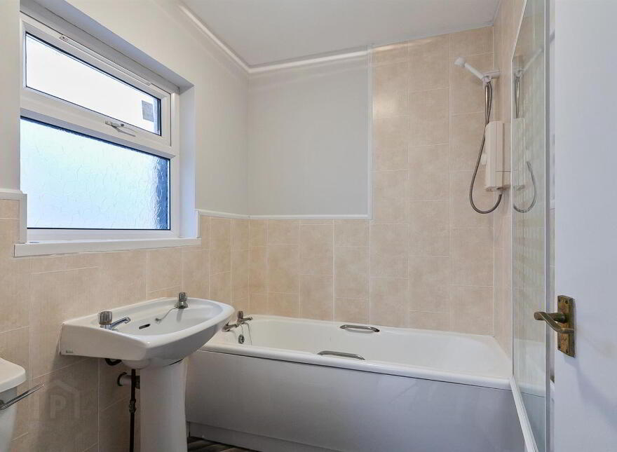 26 Lower Waterloo Road, Larne, BT40 1NP