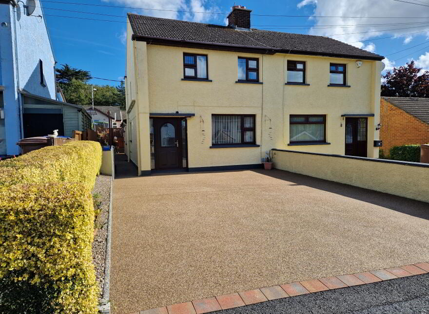 12 McGinn Park, High Street, Bessbrook, Newry, BT35 7EB