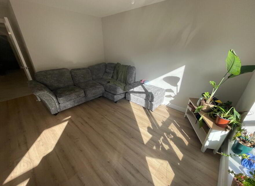 203 College Court Central, Belfast, BT1 6BF