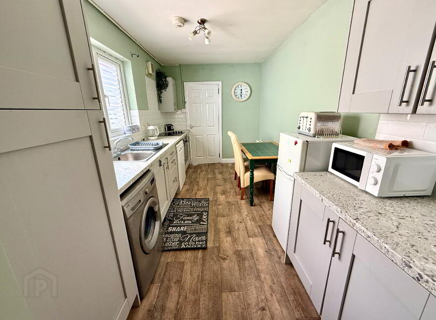 24 Argyle Terrace, Derry, BT48 0DW