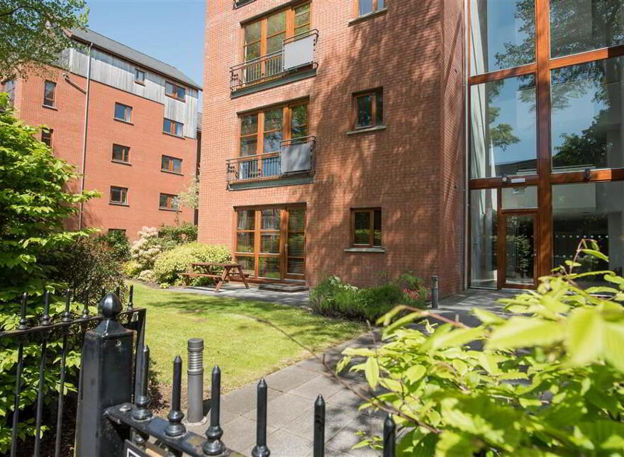 B10 The Beeches, Malone Square, Belfast, BT9 6JU