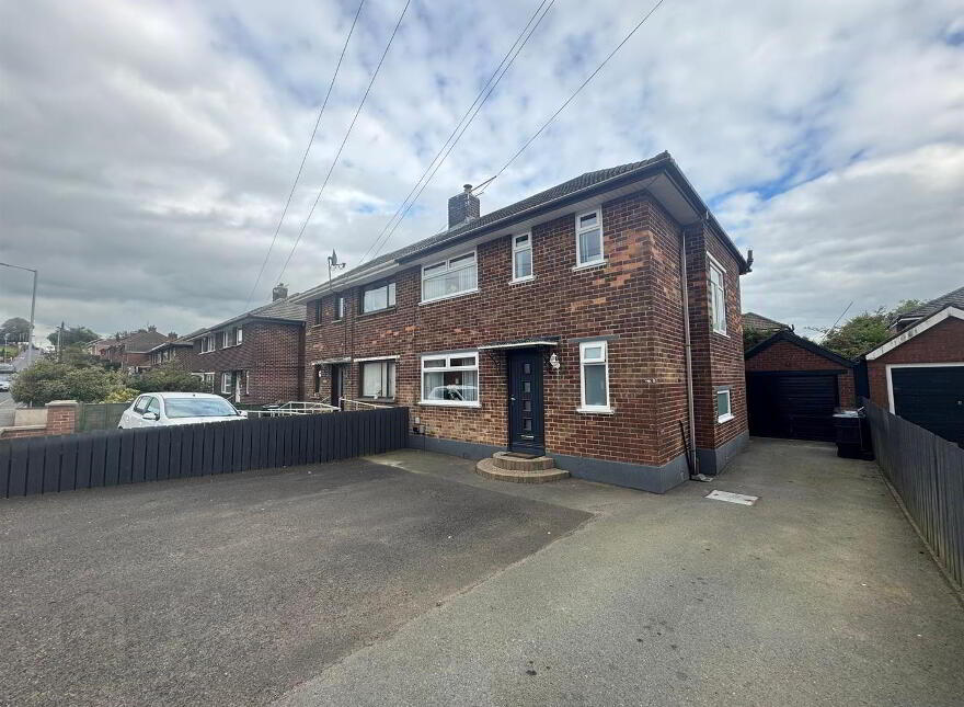77 Carnmoney Road, Carnmoney, Newtownabbey, BT36 6HT photo
