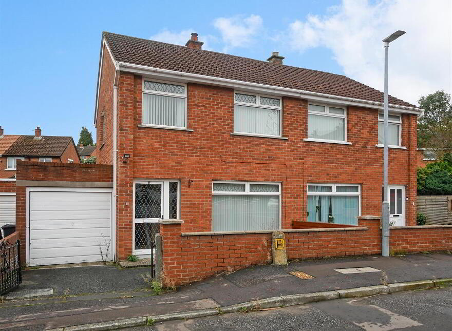 9 Woodbreda Gardens, Saintfield Road, Belfast, BT8 7JP photo