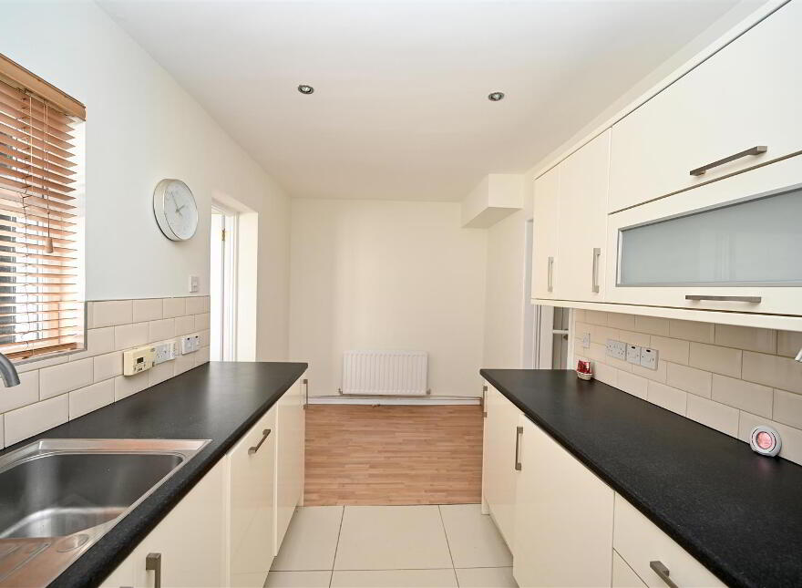 24 St. James's Place, Belfast, BT12 6EH