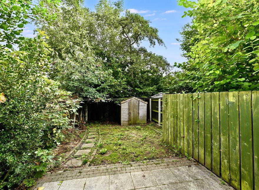 24 St. James's Place, Belfast, BT12 6EH