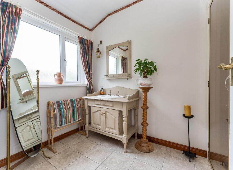 4 Castlehill Park, Belfast, BT4 3GU