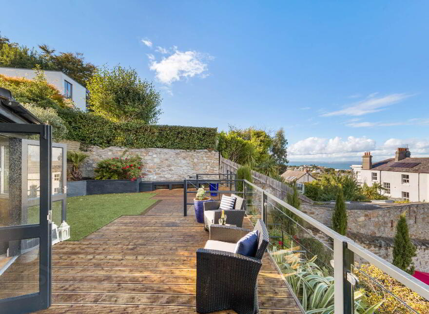 Khyber Pass, Off Sorrento Road, Dalkey, A96T998
