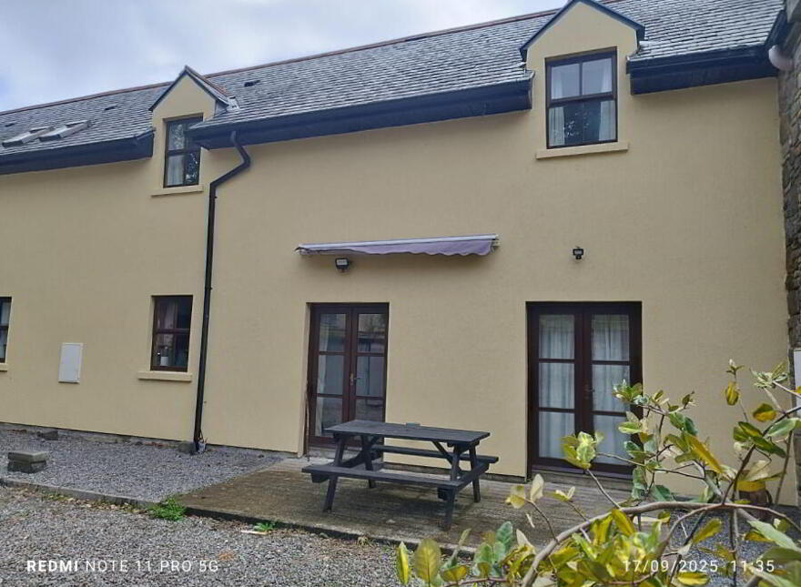 5 Clós Na Feirme, Tom Naíonán, AN Fhairche, F12W883