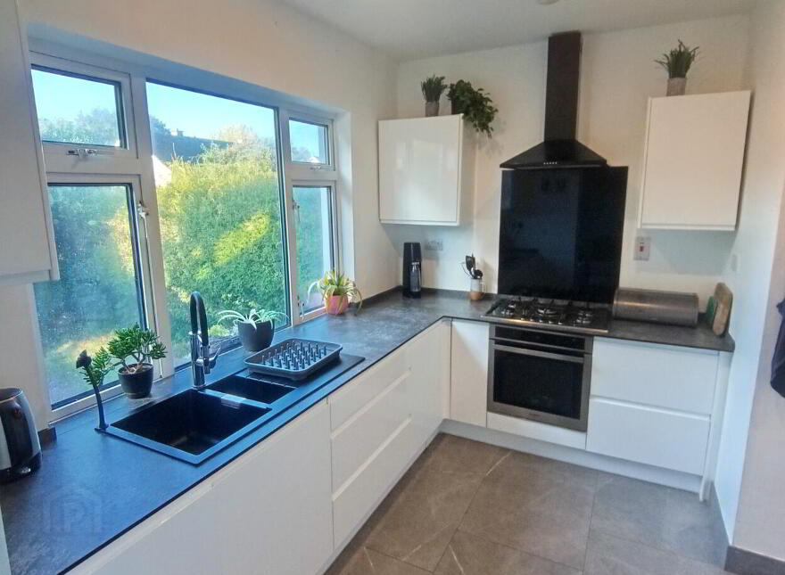 8 New Westfields, North Circular Road