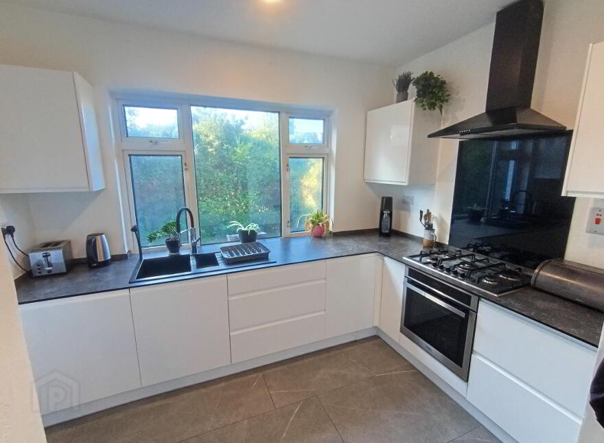 8 New Westfields, North Circular Road