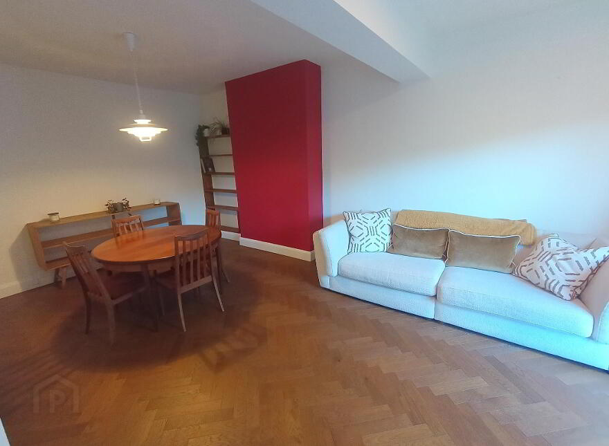 8 New Westfields, North Circular Road