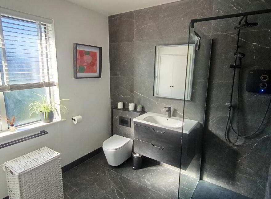 8 New Westfields, North Circular Road