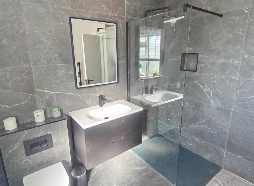 8 New Westfields, North Circular Road